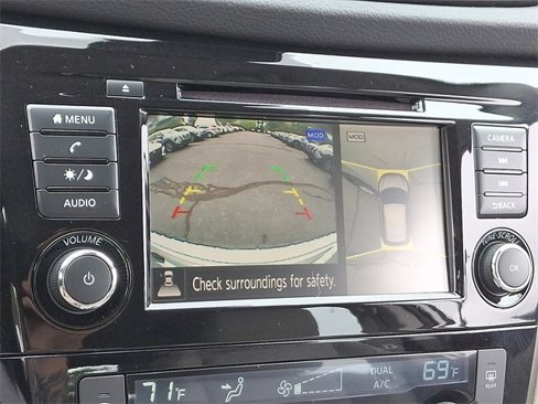 Used 2022 Nissan Rogue Sport SV w/ Technology Package image 19
