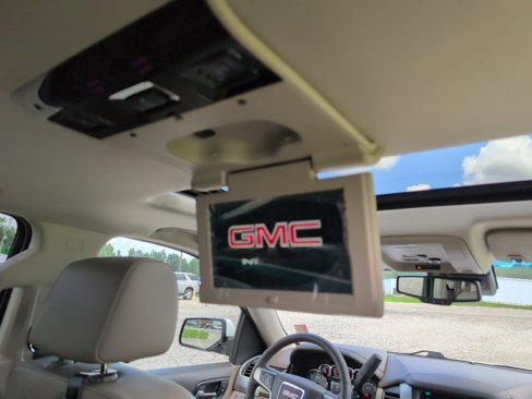 Used 2018 GMC Yukon SLT w/ Open Road Package image 18