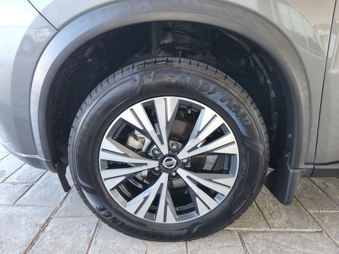 Certified 2021 Nissan Rogue SV w/ Premium Package image 31