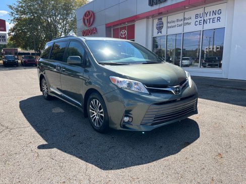 Used 2019 Toyota Sienna XLE image 7