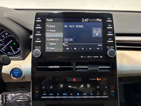 Used 2020 Toyota Avalon Limited image 45