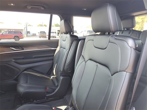 New 2025 Jeep Grand Cherokee L Limited w/ Black Appearance Package image 10