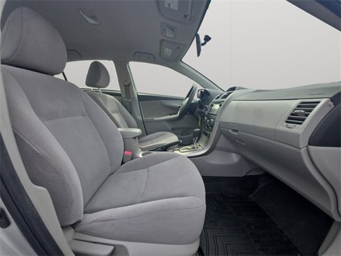 Used 2013 Toyota Corolla LE image 13