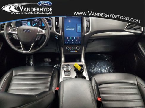 Used 2023 Ford Edge SEL image 11