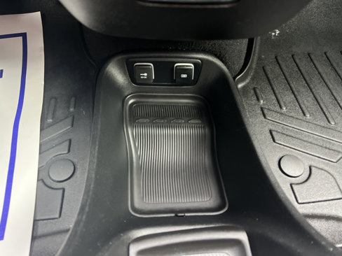 Certified 2020 Chrysler Pacifica Touring-L w/ Advanced Safetytec Group image 33
