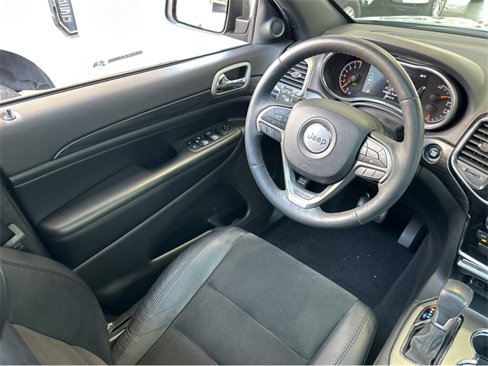 Used 2019 Jeep Grand Cherokee Altitude image 13