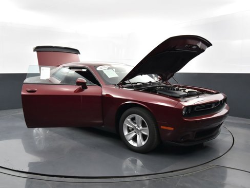 Used 2023 Dodge Challenger SXT image 40