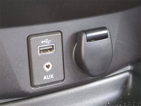 Used 2017 Nissan Rogue SV image 25