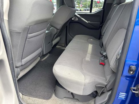 Used 2012 Nissan Frontier SV image 11