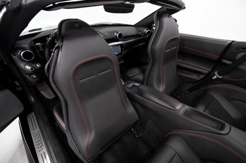 Used 2020 Ferrari Portofino image 44