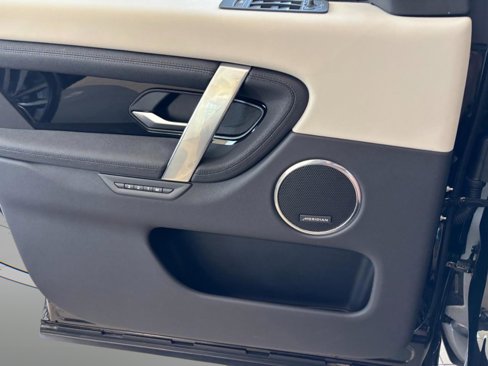 New 2025 Land Rover Discovery Sport S image 35