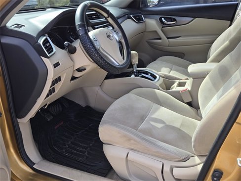 Used 2015 Nissan Rogue S image 10