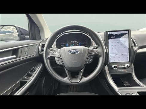 Used 2022 Ford Edge SE w/ Black Appearance Package image 14