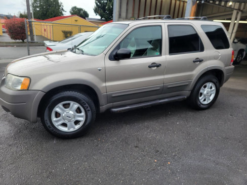 Used 2001 Ford Escape XLT image 3