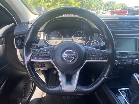 Used 2021 Nissan Rogue Sport SV image 22