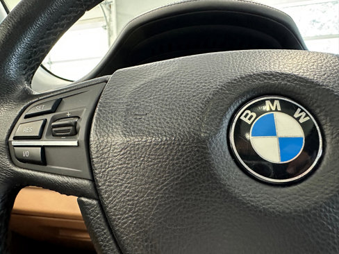 Used 2011 BMW 740Li image 32