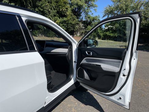 Certified 2024 Jeep Compass Latitude image 8
