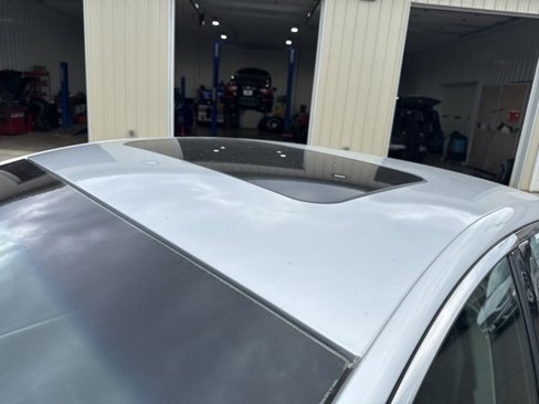 Used 2013 Lincoln MKZ image 9