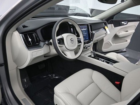 New 2025 Volvo XC60 B5 Core image 14