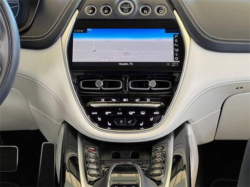 Used 2022 Aston Martin DBX image 14