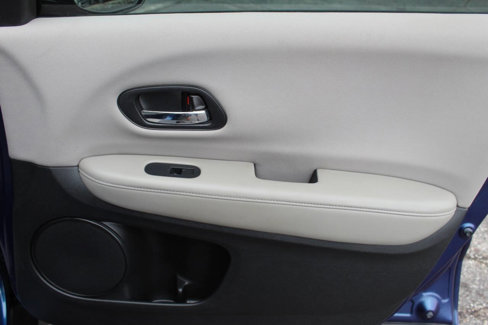 Used 2017 Honda HR-V LX image 11