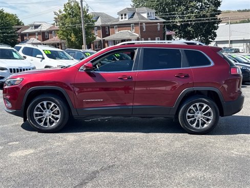 Certified 2019 Jeep Cherokee Latitude Plus w/ Cold Weather Group image 4