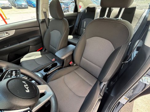 Used 2024 Kia Forte LXS image 36