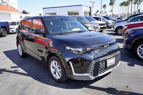 Certified 2023 Kia Soul S image 1