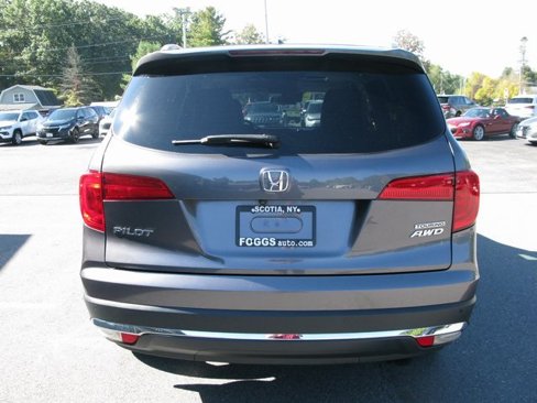Used 2017 Honda Pilot Touring image 5
