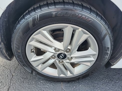 Used 2020 Hyundai Elantra SEL image 11