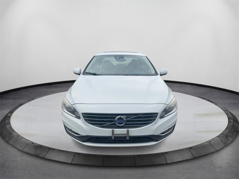 Used 2016 Volvo S60 T5 Premier image 2