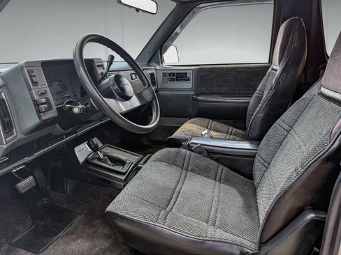 Used 1989 Chevrolet S10 Pickup 4WD image 8