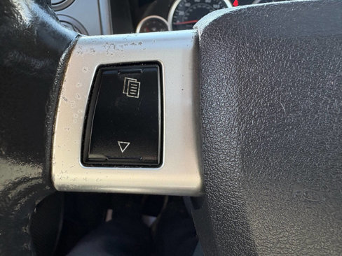Used 2010 Jeep Commander Sport image 37