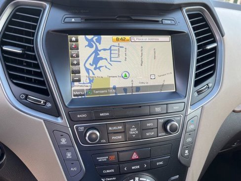 Used 2018 Hyundai Santa Fe Limited image 16