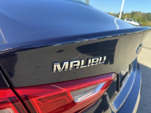 Used 2017 Chevrolet Malibu LS image 5