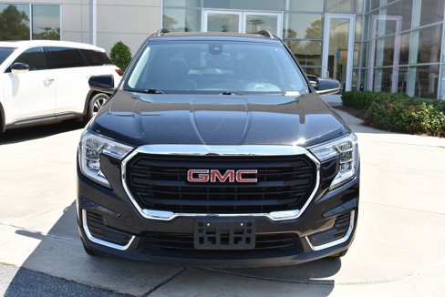 Used 2022 GMC Terrain SLE w/ Driver Convenience Package image 4