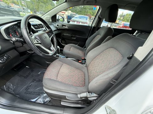 Used 2019 Chevrolet Sonic LT image 15