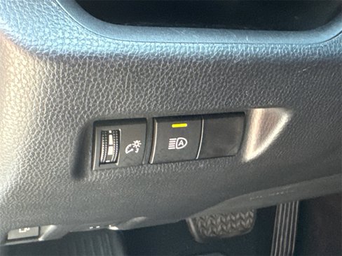 Used 2021 Toyota RAV4 LE image 26