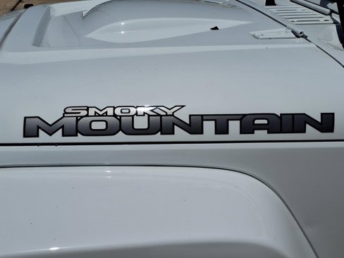 Used 2017 Jeep Wrangler Unlimited Sahara image 10