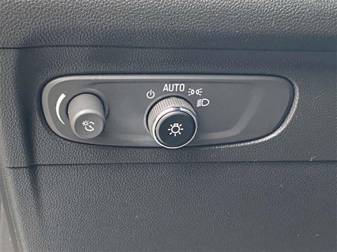 Used 2023 Buick Envision Essence w/ Sport Touring Package image 17