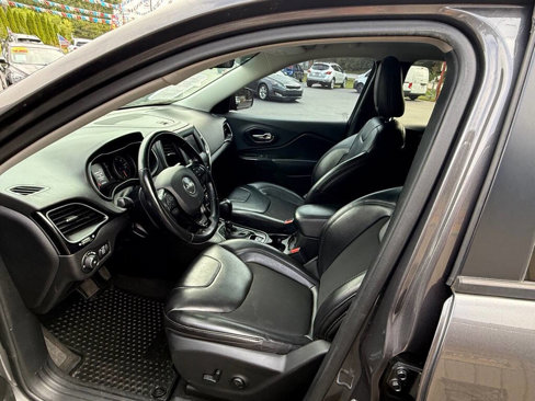 Used 2019 Jeep Cherokee Latitude Plus image 8