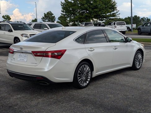 Used 2017 Toyota Avalon Limited image 8