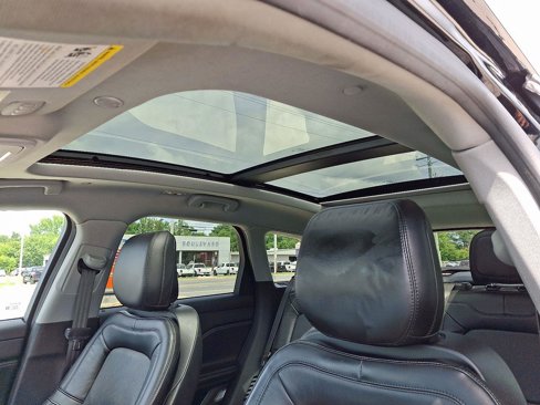 Used 2020 Lincoln Corsair Reserve w/ Equipment Group 201A image 21