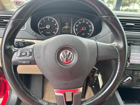 Used 2012 Volkswagen Jetta SE image 18