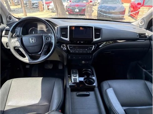 Used 2017 Honda Pilot Touring image 13