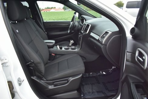 Used 2018 Jeep Grand Cherokee Laredo image 35