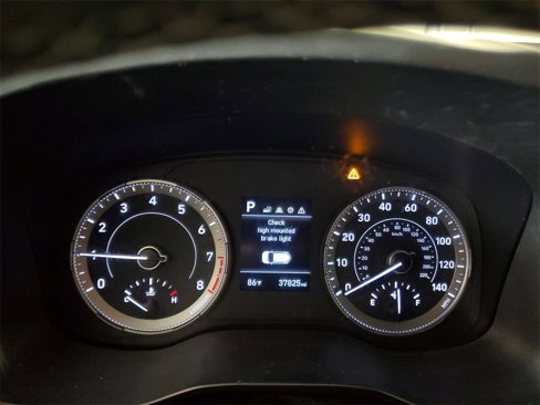 Used 2022 Hyundai Venue Limited image 17