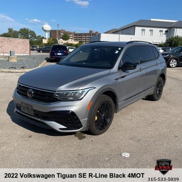 Used 2022 Volkswagen Tiguan SE R-Line image 1