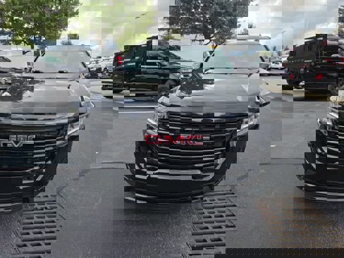Used 2021 GMC Acadia SLE w/ Driver Convenience Package image 10