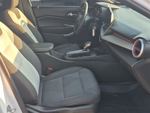 Used 2024 Chevrolet Trax RS image 32